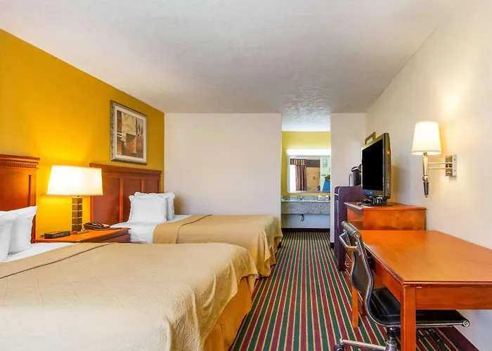 Quality Inn Dyersburg I-155